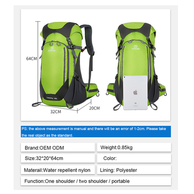 mochila ligera 40L del viaje de las mujeres impermeables verdes de la mochila de los 64cm que caminan