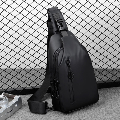 Cruz impermeable del ISO - bolso para hombre del pecho de la honda del bolso de la honda del cuerpo con carga por USB