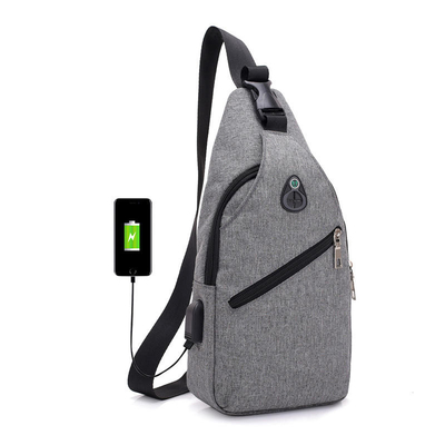 Cruz multiusos - bolso de la honda del cuerpo con prenda impermeable de la tela de Oxford del puerto de la carga por USB