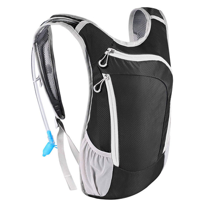 mochila única de la agua corriente 2L que completa un ciclo caminando la mochila con la vejiga del agua
