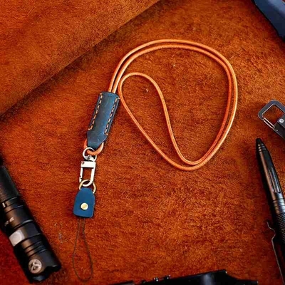 Correa universal del teléfono de Lanyard Strap Adjustable Leather Neck del teléfono del OEM con el metal del remiendo